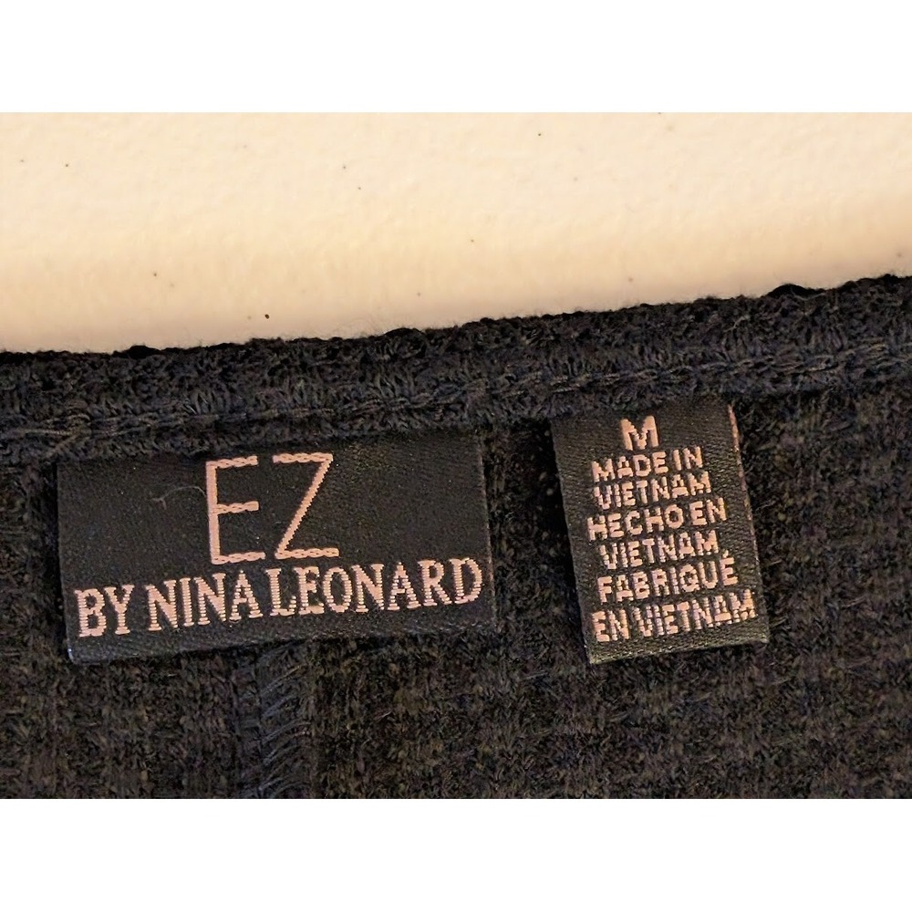 EZ by Nina Leonard Women's Black Textured Top Size M - New with Tags - Picture 3 of 5